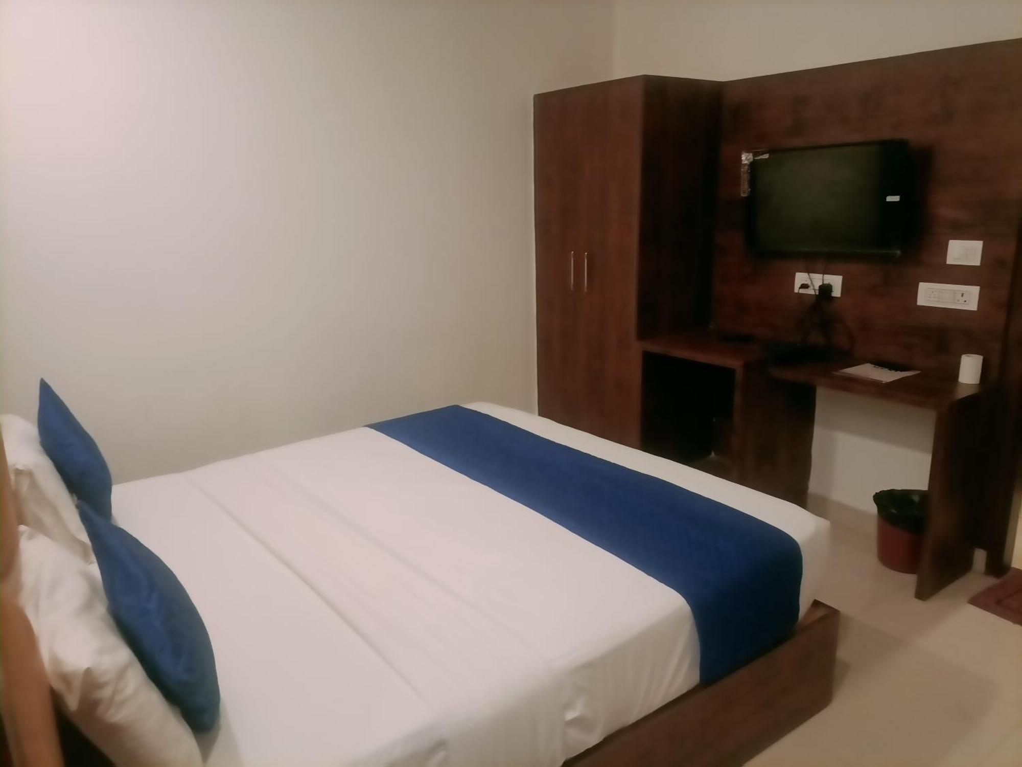 Gayatry Bed & Breakfast New Delhi